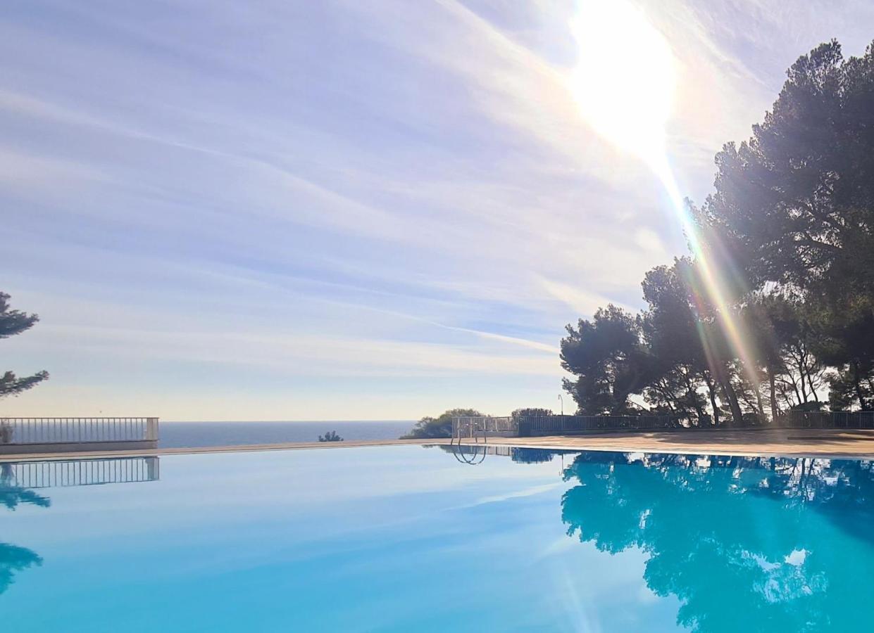 Superbe Appartement Dans Cadre D'Exception - Piscine, Plage Et Tennis Prive Бандоль Екстер'єр фото